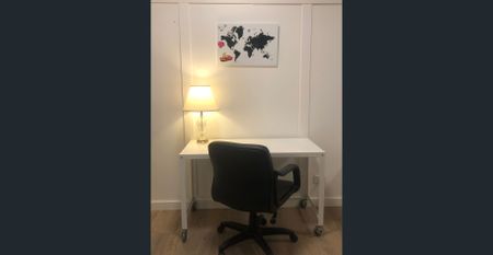 Newly renovated spacious studio type unit - Photo 4