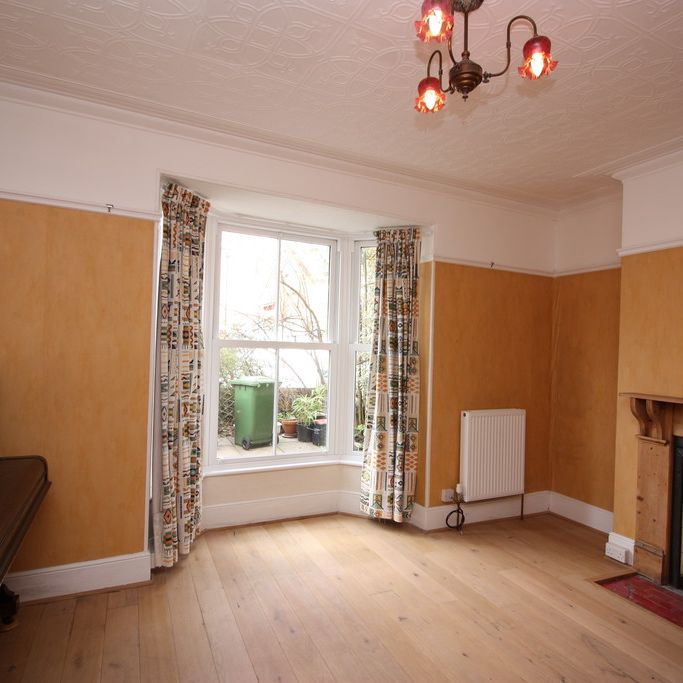 4 bed semi-detached house to rent in South Avenue, Exeter, EX1 - Photo 1