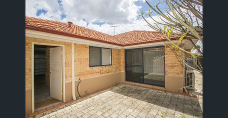 Spacious Villa in Quiet Cul-de-Sac - Photo 3