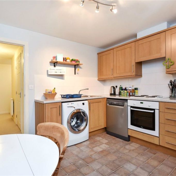 1 Bedroom Flat / Apartment - Winton Close, Winchester - Photo 1