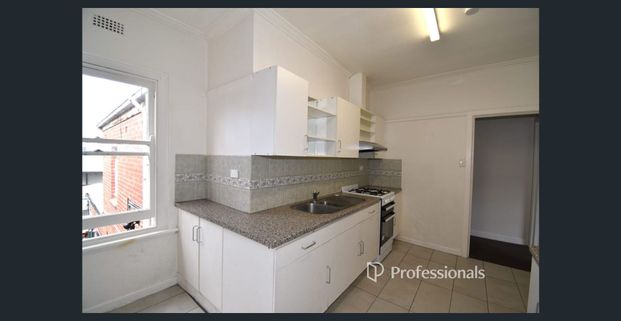 Stylish 2-Bedroom Unit in McKinnon – Perfectly Located! - Photo 1
