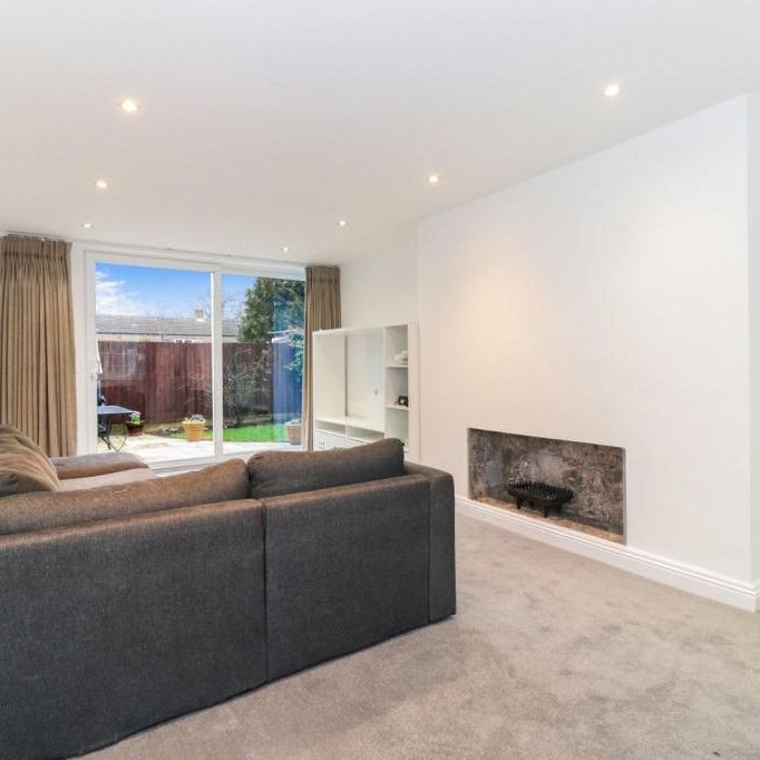 Poynders Hill, HP2 4PH, Hemel Hempstead - Photo 1