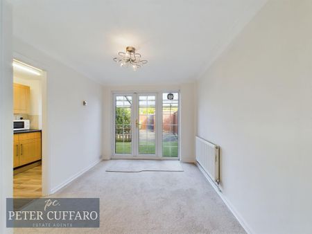 3 bedroom terraced house to rent - Photo 5