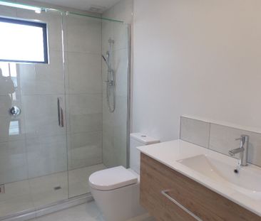 Are you searching for a stylish and comfortable, three bedroom town... - Photo 5