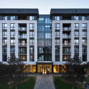 1 Bed, 1 Bath, Den - 815 Avenue Plymouth, Mont-Royal - Photo 3