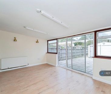 3 bedroom terraced house to rent - Photo 4