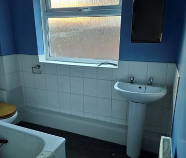 54 Gordon Road, South Shields - Photo 2