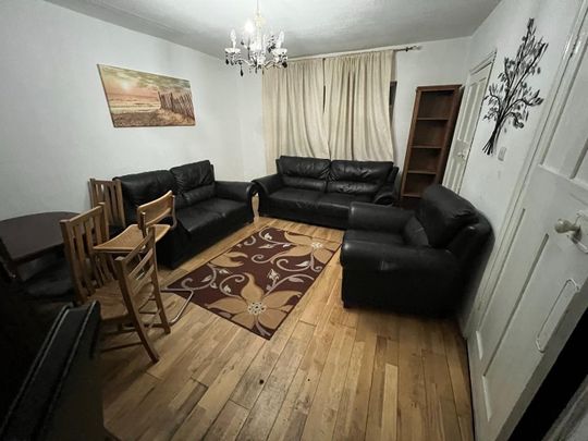 4 Bed Semi-Detached House, Gaysham Avenue, IG2 - Photo 1