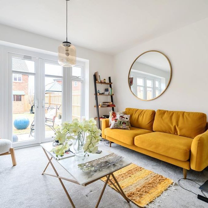 2 bedroom end of terrace house to rent - Photo 1