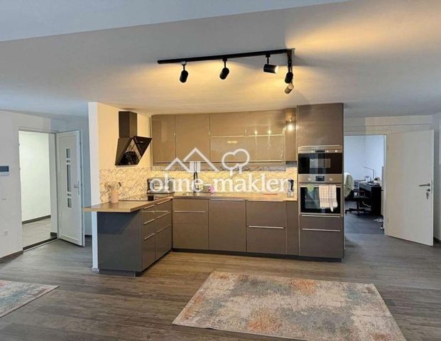 schöne 3 Zi- Souterrainwohnung - mit EBK + Terrasse + möbiliert - Ideal für Paare + Studenten WGs - Foto 1