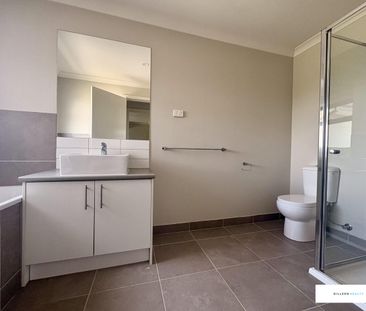 24 Weebill Way, Pakenham, Vic 3810 - Photo 3