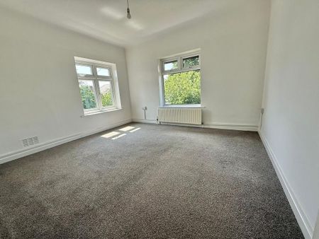 4 bedroom detached house to rent - Photo 3