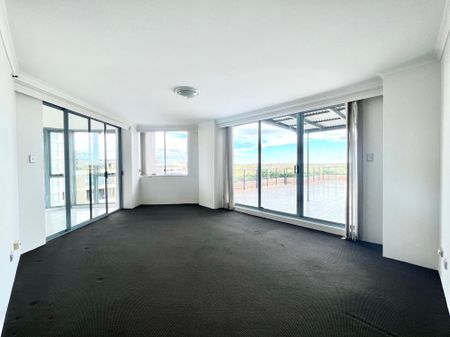 LARGE OVERSIZED 2 BEDROOM UNIT IN NEWINGTON TOWERS - Photo 3