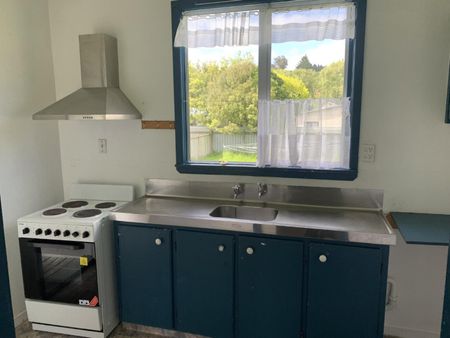 Three-bedroom Whanganui East unit - Photo 5