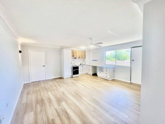 Location, Lifestyle, and Comfort All in One - Photo 1