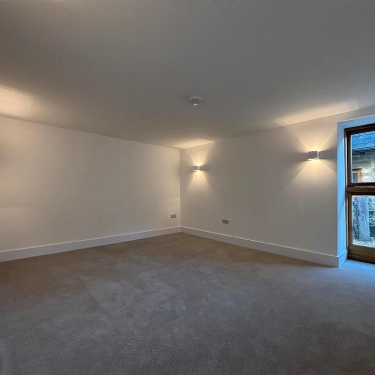 2 bedroom semi-detached house to rent - Photo 1