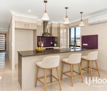 Modern Family Home - Additional Lounge - Great Sized Yard! - Photo 1
