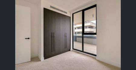 Spacious 3 Bedroom Home with Two Oversized Terraces - Photo 5