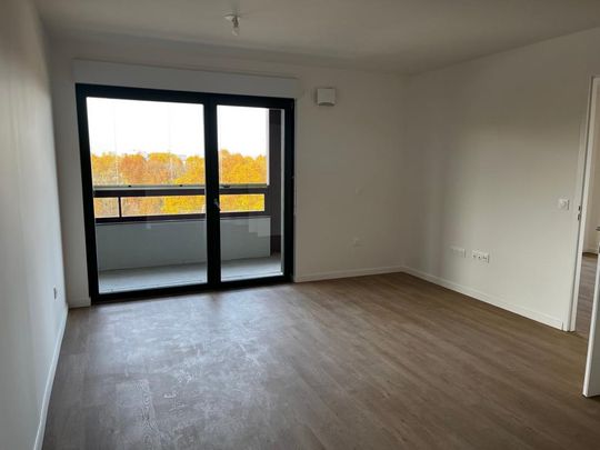 Location Appartement 2 pièces 45m² ST DENIS 93200 - Photo 1