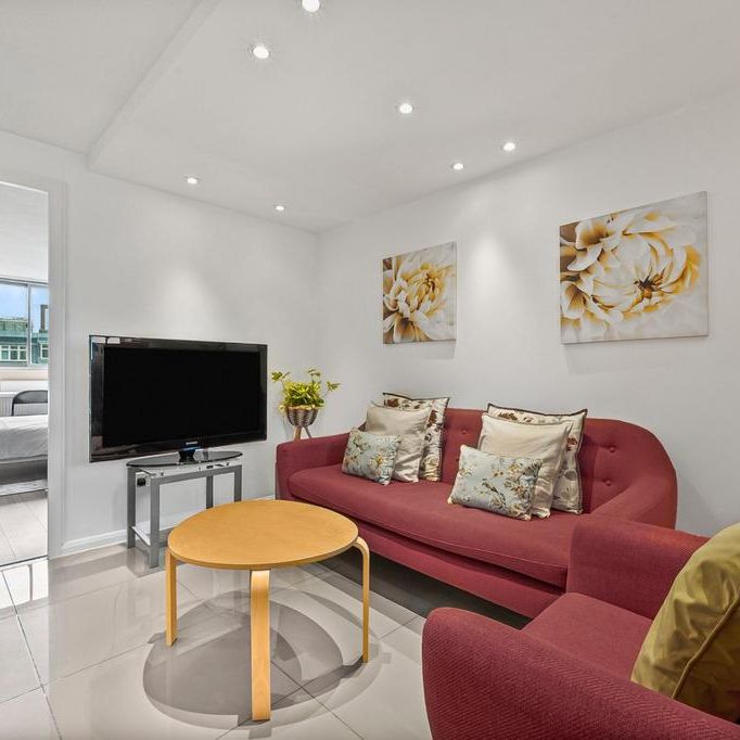 3 bedroom flat to rent - Photo 1