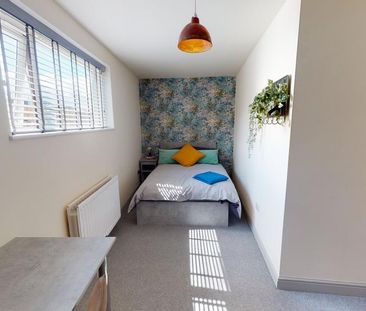 5 bedroom flat to rent - Photo 2