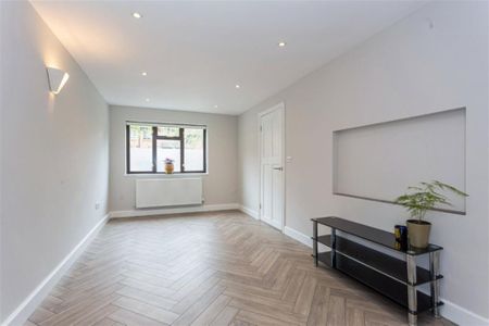 4 bedroom terraced house to rent - Photo 2