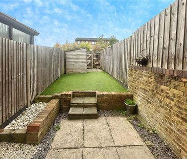 2 bedroom terraced house to rent - Photo 4