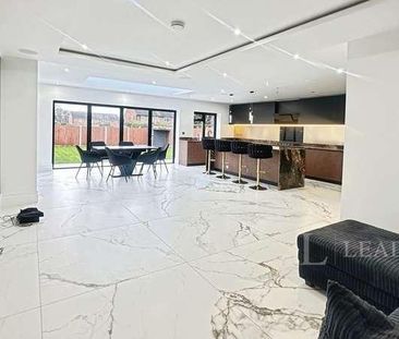 Priestleys, Luton, Bedfordshire, LU1 - Photo 6