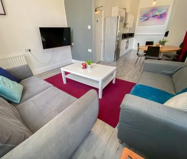 5 bedroom semi-detached house to rent - Photo 1