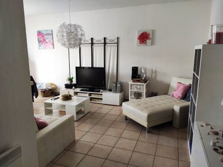 Location Appartement 3 pièces 62m² CARCASSONNE 11000 - Photo 2