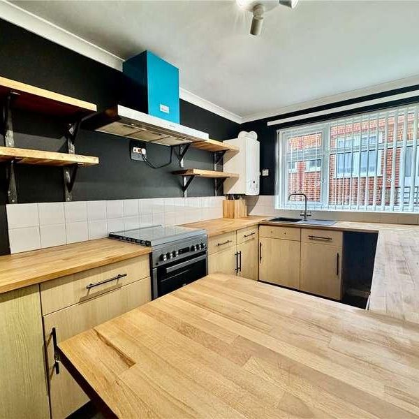 Surrey Road, Bournemouth, BH4 - Photo 1