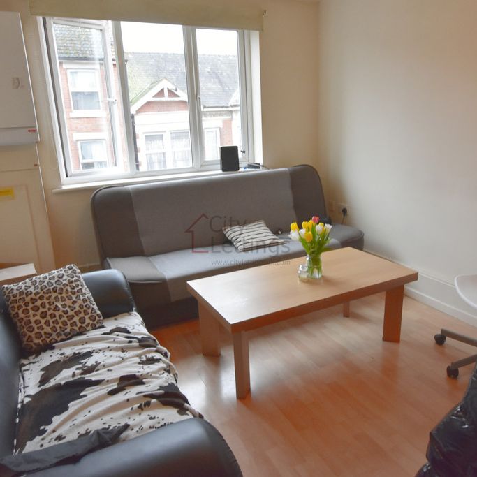 4 Bedroom Flat - Photo 1