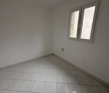 Maison de type F2 au sein d'une petite copropriété - Photo 1