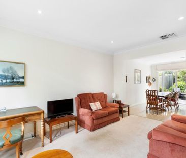 Private Garden Retreat in Quiet Balwyn North Pocket - Photo 2