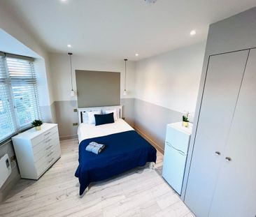 Room in a Shared House, Rowan Crescent, SW16 - Photo 2