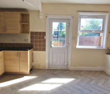 2 bedroom property to rent - Photo 3