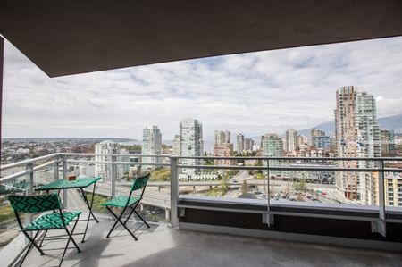 Condo in Downtown Vancouver, BC - Photo 2
