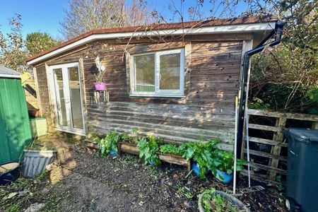 Clifford Road - Photo 2