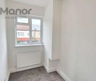 Chesterford Road, Manor, E12 - Photo 5