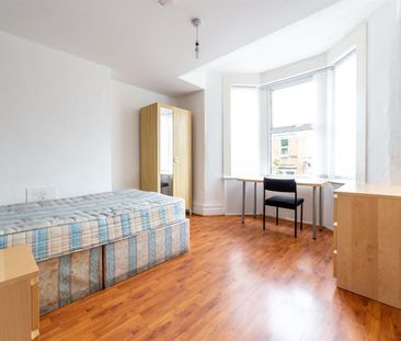 6 bed maisonette to rent in Helmsley Road, Sandyford, NE2 - Photo 4