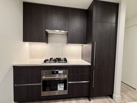 1 Bdrm+Den at Water St. By the Park - Photo 4
