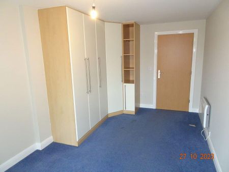 2 bedroom terraced house to rent - Photo 4