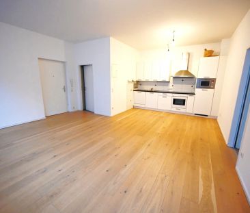 Direkt im Zentrum - 2 Zimmer Wohnung mit großem begehbaren Schrank ... - Photo 6