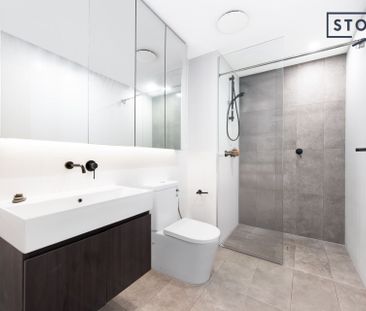 MODERN & HUGE 1 BED WITH STUDY ROOM + 1 PARKING PAPER MILL LIVERPOOL - Photo 1