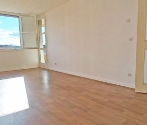 Location Appartement à BOURGOIN JALLIEU - Photo 3