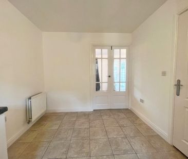 3 bedroom townhouse to rent - Photo 2