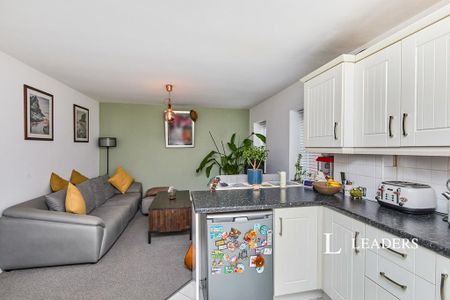 2 bedroom flat to rent - Photo 3