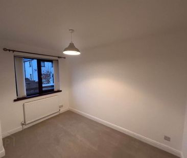 18 Victoria Court, Belfast, BT4 1RQ - Photo 3