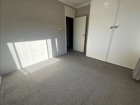 Tidy 2Bed Unit - Photo 2