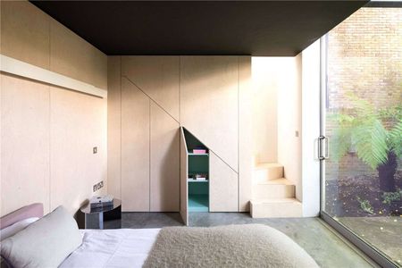 An unique opportunity to live in an architecturally designed house in Belsize Park. - Photo 5